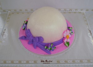 white bonnet