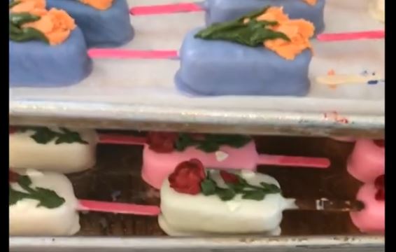 Valentine’s cakesicles