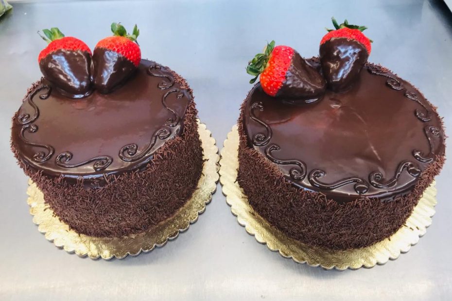 Strawberry mousse cake