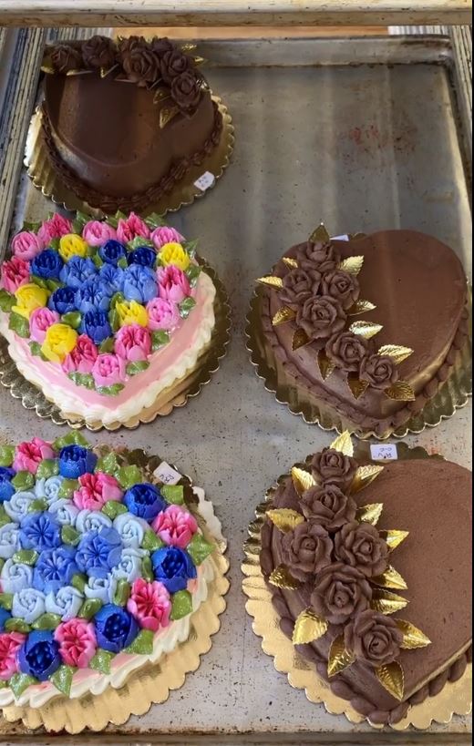 Mother’s Day heart cakes