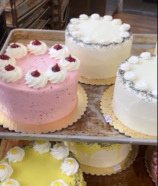 Poppyseed cakes