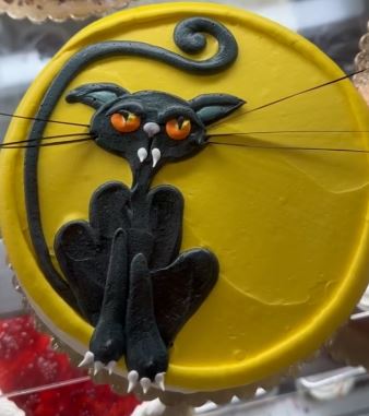 Halloween cake - black cat