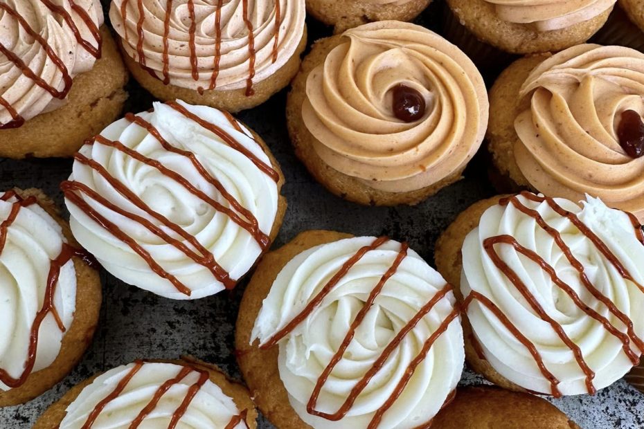 Pumpkin cupcakes with pumpkin cream cheese