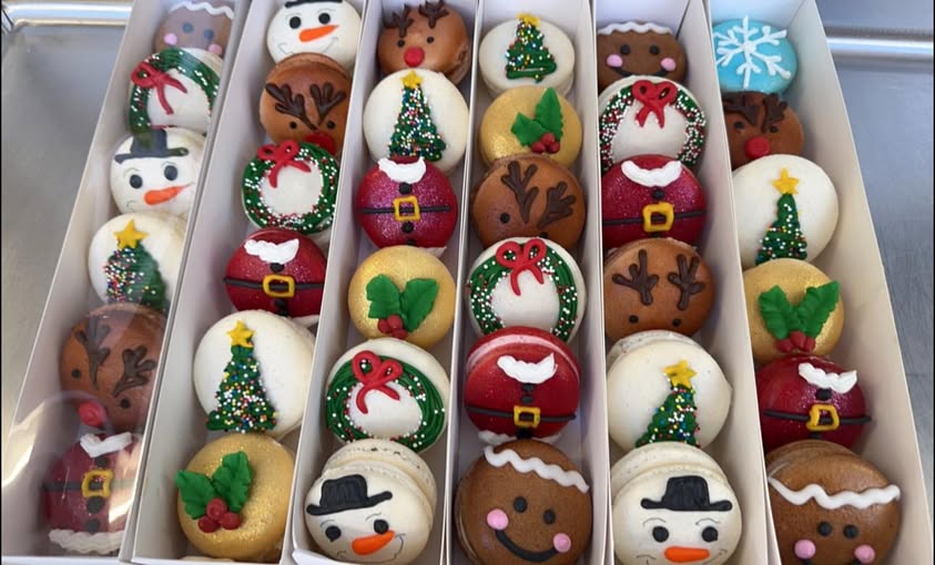 Christmas macarrones