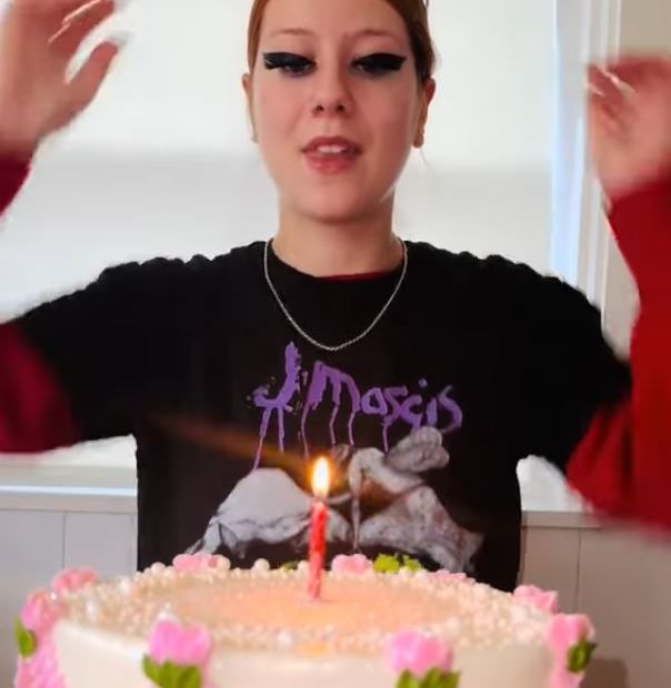 we are doing the glitter cake