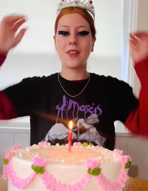 we are doing the glitter cake